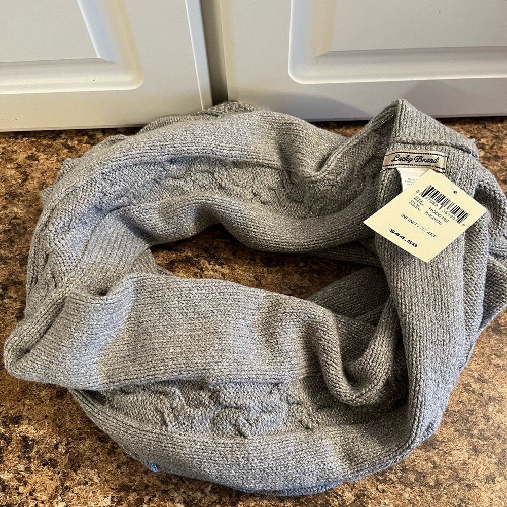 Lucky Brand Gray/Silver Cable Knit Infinity Scarf
